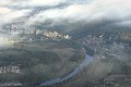 Vue d'une montgolfière, le matin, au dessus de La Roque Gageac. dordogne, la roque gageac, montgolfière 